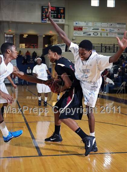 Thumbnail 1 in Columbia vs. Lee photogallery.