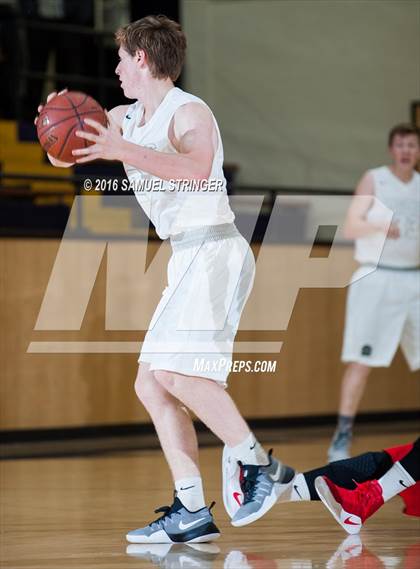 Thumbnail 2 in Saint Mary's vs. San Ramon Valley (Crusader Classic) photogallery.