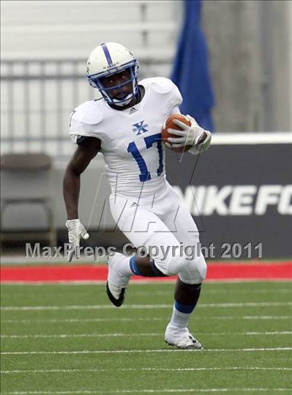 Thumbnail 2 in St. Xavier vs. Pickerington Central (Kirk Herbstreit National Kickoff Classic) photogallery.