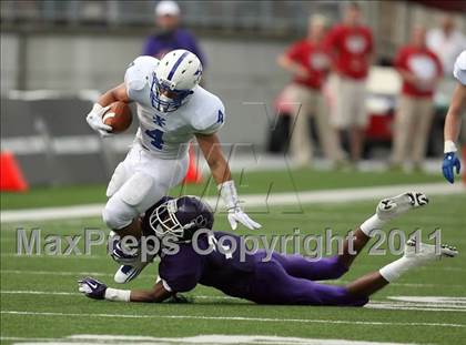 Thumbnail 1 in St. Xavier vs. Pickerington Central (Kirk Herbstreit National Kickoff Classic) photogallery.