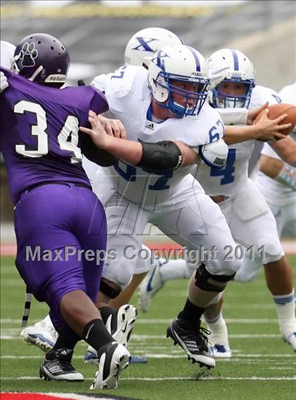 Thumbnail 2 in St. Xavier vs. Pickerington Central (Kirk Herbstreit National Kickoff Classic) photogallery.