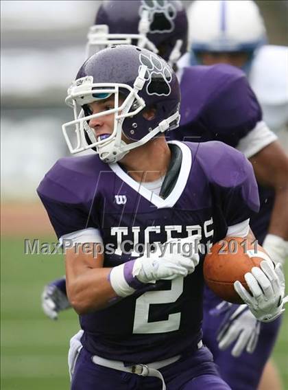 Thumbnail 3 in St. Xavier vs. Pickerington Central (Kirk Herbstreit National Kickoff Classic) photogallery.