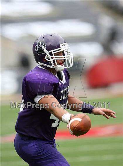 Thumbnail 2 in St. Xavier vs. Pickerington Central (Kirk Herbstreit National Kickoff Classic) photogallery.