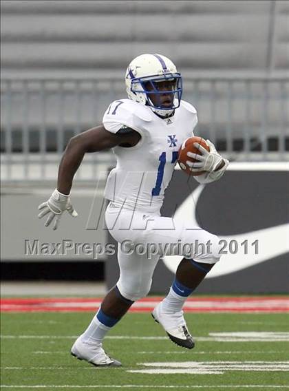 Thumbnail 3 in St. Xavier vs. Pickerington Central (Kirk Herbstreit National Kickoff Classic) photogallery.