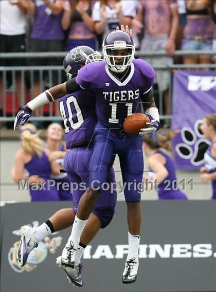 Thumbnail 3 in St. Xavier vs. Pickerington Central (Kirk Herbstreit National Kickoff Classic) photogallery.