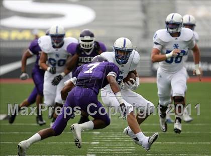 Thumbnail 2 in St. Xavier vs. Pickerington Central (Kirk Herbstreit National Kickoff Classic) photogallery.