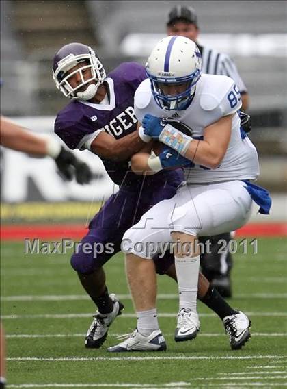 Thumbnail 1 in St. Xavier vs. Pickerington Central (Kirk Herbstreit National Kickoff Classic) photogallery.