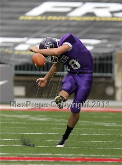Thumbnail 3 in St. Xavier vs. Pickerington Central (Kirk Herbstreit National Kickoff Classic) photogallery.