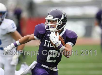 Thumbnail 2 in St. Xavier vs. Pickerington Central (Kirk Herbstreit National Kickoff Classic) photogallery.
