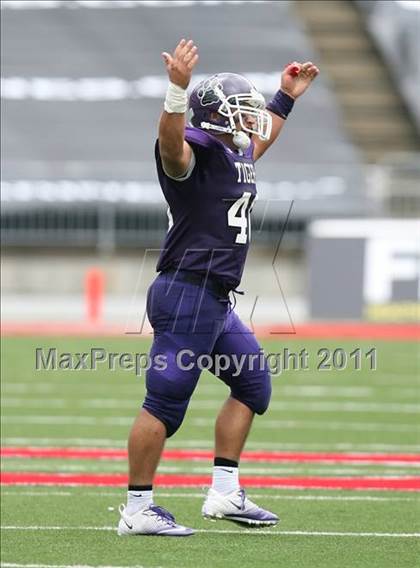 Thumbnail 1 in St. Xavier vs. Pickerington Central (Kirk Herbstreit National Kickoff Classic) photogallery.