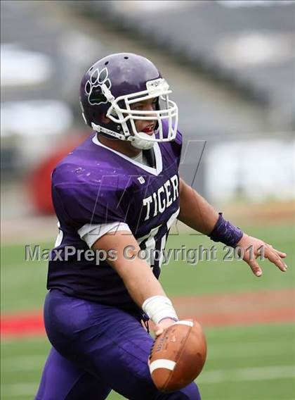 Thumbnail 3 in St. Xavier vs. Pickerington Central (Kirk Herbstreit National Kickoff Classic) photogallery.