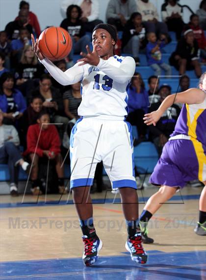 Thumbnail 2 in Lynwood vs. Windward  (Palisades Beach Invitational) photogallery.