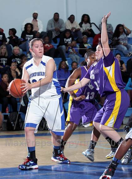 Thumbnail 3 in Lynwood vs. Windward  (Palisades Beach Invitational) photogallery.