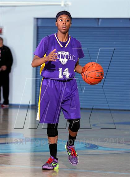Thumbnail 1 in Lynwood vs. Windward  (Palisades Beach Invitational) photogallery.