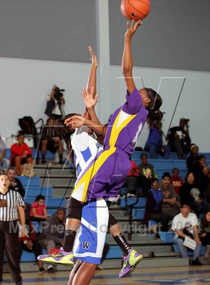 Thumbnail 1 in Lynwood vs. Windward  (Palisades Beach Invitational) photogallery.