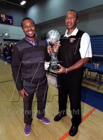 Thumbnail 2 in Lynwood vs. Windward  (Palisades Beach Invitational) photogallery.