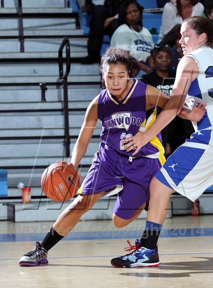 Thumbnail 1 in Lynwood vs. Windward  (Palisades Beach Invitational) photogallery.
