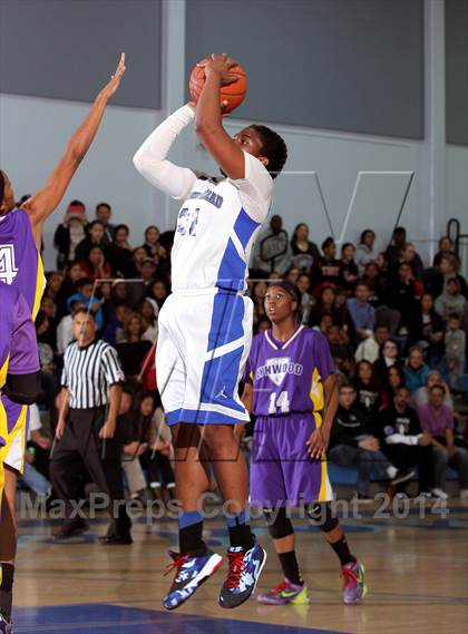 Thumbnail 3 in Lynwood vs. Windward  (Palisades Beach Invitational) photogallery.