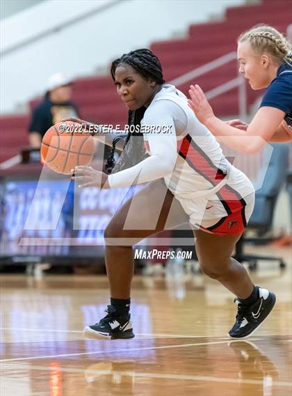 Thumbnail 2 in Stevens vs. Highland Park (46TH ANNUAL BARBARA HARVEY JAGUAR CLASSIC) photogallery.