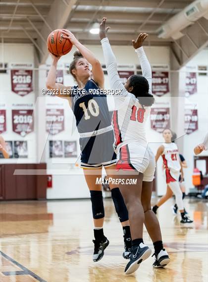 Thumbnail 2 in Stevens vs. Highland Park (46TH ANNUAL BARBARA HARVEY JAGUAR CLASSIC) photogallery.