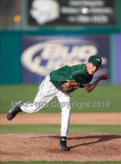 Thumbnail 2 in Redlands East Valley vs. Eisenhower (County Clash) photogallery.