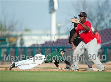 Thumbnail 3 in Redlands East Valley vs. Eisenhower (County Clash) photogallery.