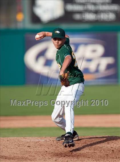 Thumbnail 3 in Redlands East Valley vs. Eisenhower (County Clash) photogallery.