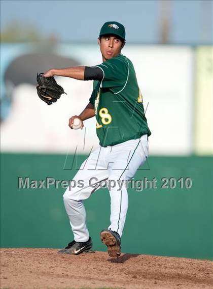 Thumbnail 2 in Redlands East Valley vs. Eisenhower (County Clash) photogallery.