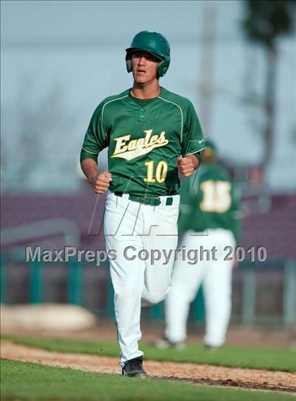 Thumbnail 3 in Redlands East Valley vs. Eisenhower (County Clash) photogallery.