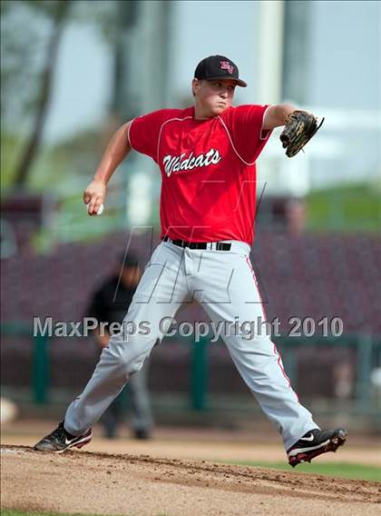Thumbnail 3 in Redlands East Valley vs. Eisenhower (County Clash) photogallery.