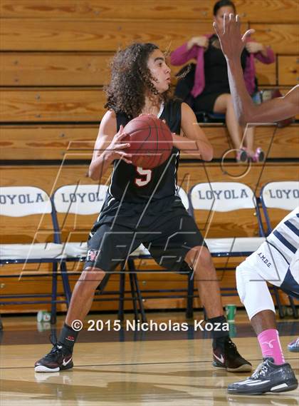 Thumbnail 3 in Harvard-Westlake vs. Loyola photogallery.