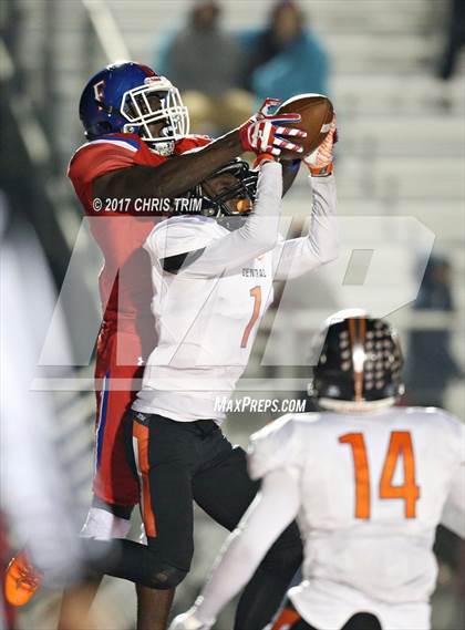 Thumbnail 3 in Central @ Folsom (CIF NorCal Regional 1-AA Division Final) photogallery.