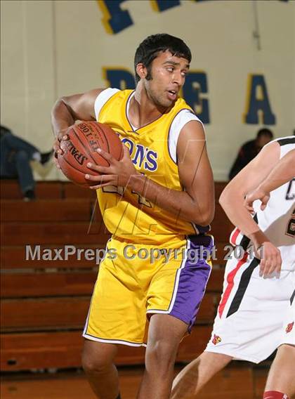 Thumbnail 1 in Live Oak vs. Corning (Pierce Tournament) photogallery.