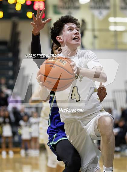 Thumbnail 2 in Westfield vs. South Lakes (VHSL Class 6D Region Final) photogallery.