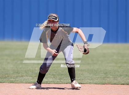 Thumbnail 1 in Crandall vs Aubrey (UIL 4A Regional Quarterfinal, Game 3) photogallery.