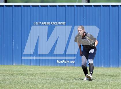Thumbnail 2 in Crandall vs Aubrey (UIL 4A Regional Quarterfinal, Game 3) photogallery.
