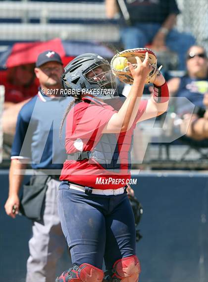 Thumbnail 3 in Crandall vs Aubrey (UIL 4A Regional Quarterfinal, Game 3) photogallery.
