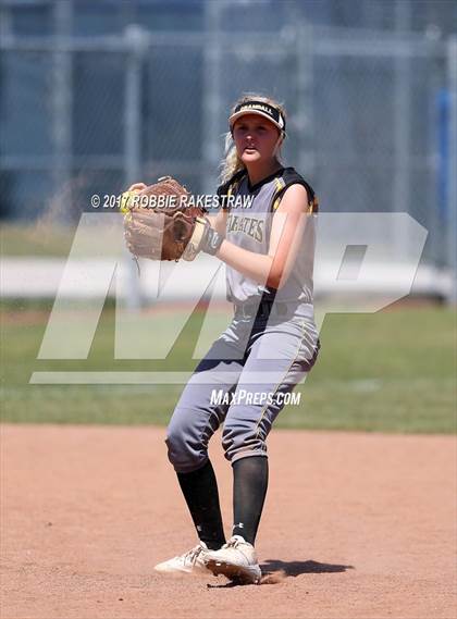 Thumbnail 3 in Crandall vs Aubrey (UIL 4A Regional Quarterfinal, Game 3) photogallery.
