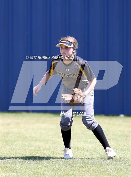 Thumbnail 1 in Crandall vs Aubrey (UIL 4A Regional Quarterfinal, Game 3) photogallery.