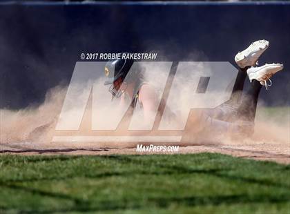 Thumbnail 2 in Crandall vs Aubrey (UIL 4A Regional Quarterfinal, Game 3) photogallery.