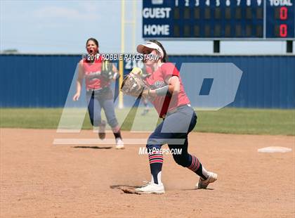 Thumbnail 2 in Crandall vs Aubrey (UIL 4A Regional Quarterfinal, Game 3) photogallery.