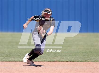 Thumbnail 2 in Crandall vs Aubrey (UIL 4A Regional Quarterfinal, Game 3) photogallery.