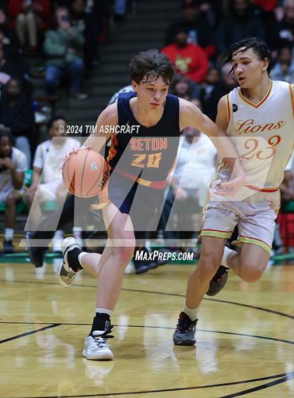 Thumbnail 1 in Seton Catholic vs Liberty Christian (IHSAA 3A Regional 27 Final) photogallery.