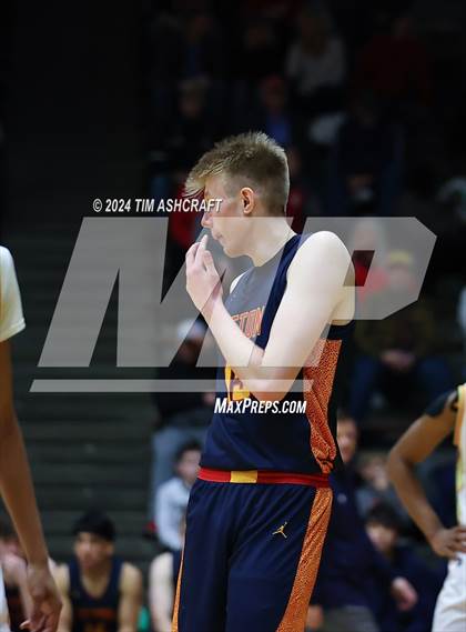 Thumbnail 1 in Seton Catholic vs Liberty Christian (IHSAA 3A Regional 27 Final) photogallery.