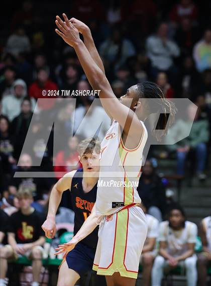 Thumbnail 2 in Seton Catholic vs Liberty Christian (IHSAA 3A Regional 27 Final) photogallery.