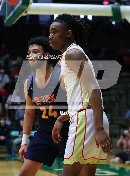 Thumbnail 2 in Seton Catholic vs Liberty Christian (IHSAA 3A Regional 27 Final) photogallery.