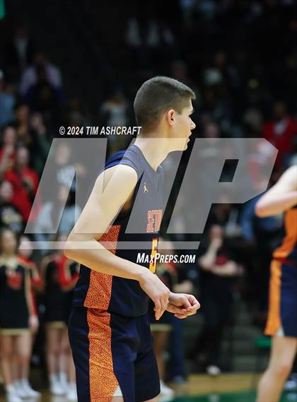 Thumbnail 2 in Seton Catholic vs Liberty Christian (IHSAA 3A Regional 27 Final) photogallery.