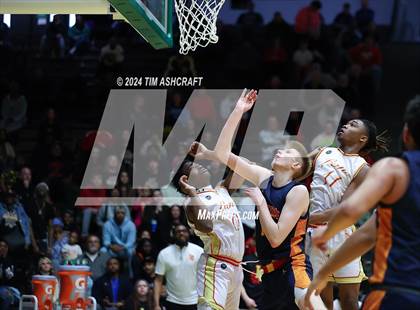 Thumbnail 1 in Seton Catholic vs Liberty Christian (IHSAA 3A Regional 27 Final) photogallery.