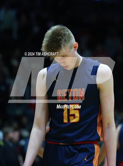 Thumbnail 3 in Seton Catholic vs Liberty Christian (IHSAA 3A Regional 27 Final) photogallery.