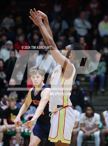 Thumbnail 3 in Seton Catholic vs Liberty Christian (IHSAA 3A Regional 27 Final) photogallery.